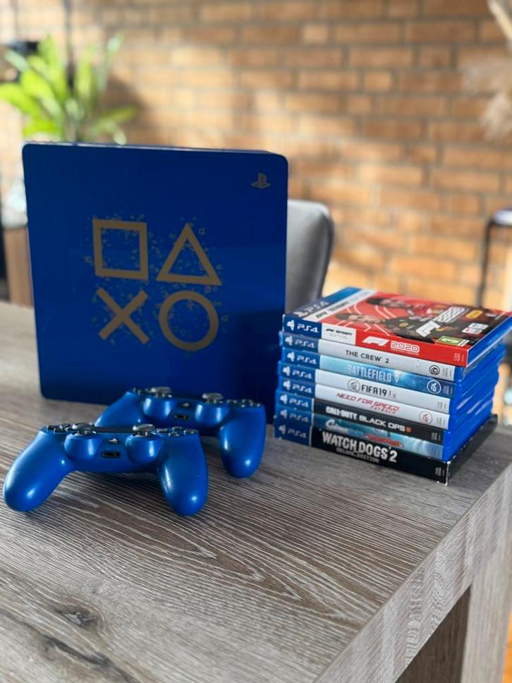 Limited edition Playstation 4 | PS4 | Blauw | Days of Play, Spelcomputers en Games, Spelcomputers | Sony PlayStation 4, Zo goed als nieuw