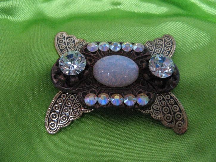 Mooie broche met steen en ovale opaal vlinder vleugel vorm, Sieraden, Tassen en Uiterlijk, Broches, Zo goed als nieuw, Zilver