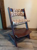 Tripp Trapp stoel bruin + accessoires - Stokke (Z.G.A.N.), Ophalen, Zo goed als nieuw, Meegroeistoel, Aanschuifbaar