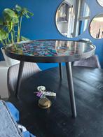 zelfgemaakte salontafel van epoxy hars en flesdopjes, Huis en Inrichting, Tafels | Eettafels, Ophalen, Zo goed als nieuw, Rechthoekig
