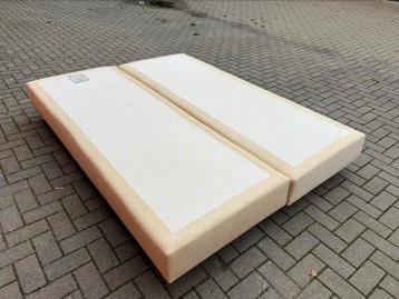 Gratis ophalen Onderderstel Bed Boxspring Matras Bedbodem beschikbaar voor biedingen