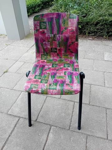 Mooie stoel beschikbaar voor biedingen