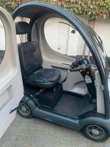 Overdekte scootmobiel beschikbaar voor biedingen
