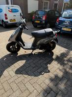 Piaggio typhoon 70cc, Fietsen en Brommers, Scooters | Piaggio, Ophalen, Zo goed als nieuw, Tweetakt, Overige modellen