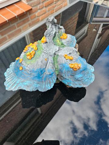 Sierelement met lucht beschikbaar voor biedingen