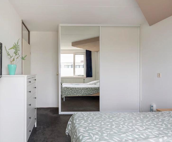 (Inbouw) Kast, Huis en Inrichting, Kasten | Kledingkasten, Zo goed als nieuw, 200 cm of meer, 25 tot 50 cm, Ophalen