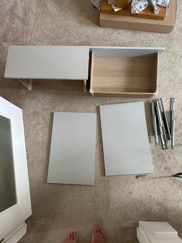 Besta kast / 2 frontjes /2 lades