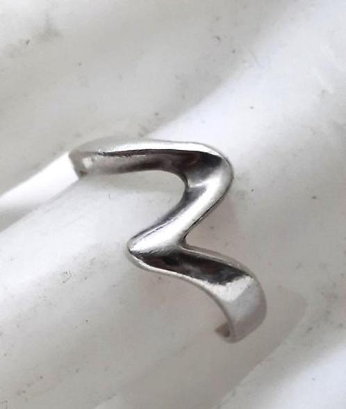 Leuke sierlijke zilveren ring 925, Sieraden, Tassen en Uiterlijk, Ringen, Zo goed als nieuw, Dame, Kleiner dan 17, Zilver, Zilver