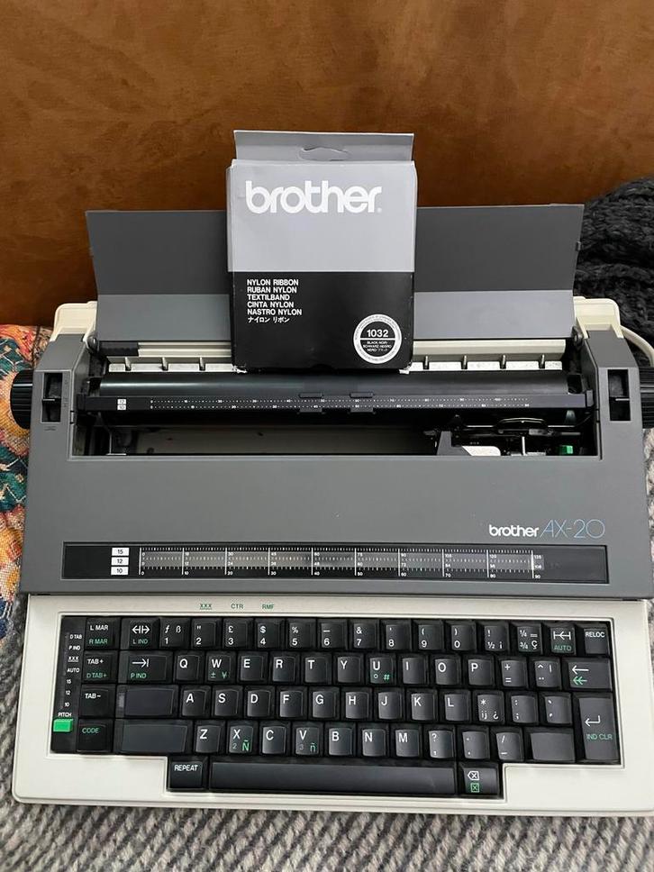 brother typ machine 80 jaren met extra casette lint, Diversen, Typemachines, Zo goed als nieuw, Ophalen