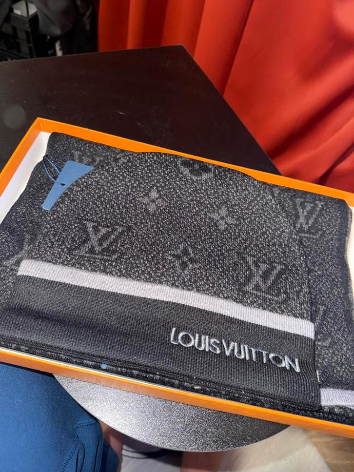 Louis Vuitton Muts & Sjaal Set, Kleding | Heren, Mutsen, Sjaals en Handschoenen, Nieuw, Muts, Overige maten, Ophalen of Verzenden