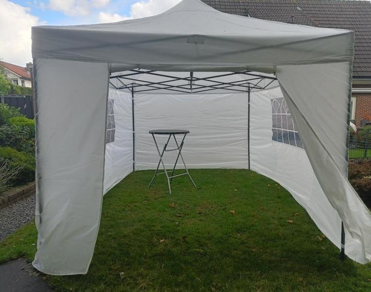Te huur: Waterdichte partytent 3x4,5 met zijwanden., Tuin en Terras, Partytenten, Zo goed als nieuw, Partytent, 2 meter of meer