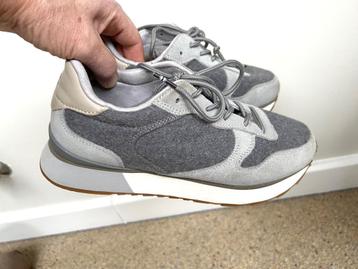 Grijze sneakers van Camel Active, maat 38 beschikbaar voor biedingen