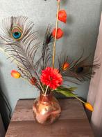 Vaas met zijden bloemen en veren, Overige kleuren, Ophalen of Verzenden, Minder dan 50 cm, Glas