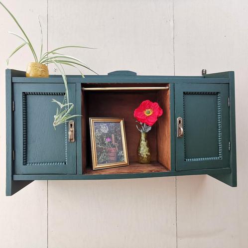 Wandkastje Manor Green, Huis en Inrichting, Woonaccessoires | Wandplanken en Boekenplanken, Zo goed als nieuw, Ophalen