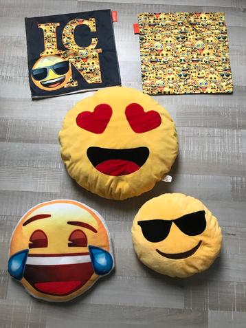 Leuke emoji kussens beschikbaar voor biedingen