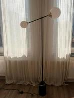 Staanlamp met twee bollen en marmeren voetstuk, Ophalen of Verzenden, Zo goed als nieuw, Minder dan 100 cm
