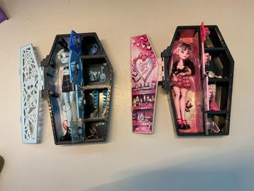 2x Monster High Skulltimate Secrets Modepop beschikbaar voor biedingen