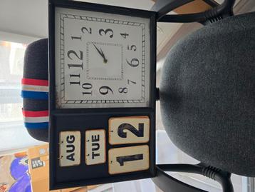 Klok met datum beschikbaar voor biedingen