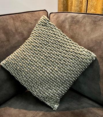 Kussens 40x40 groen beschikbaar voor biedingen