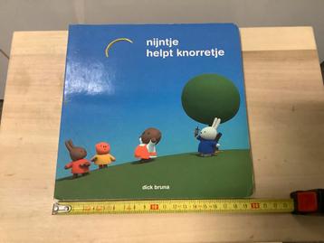 Boek vriendschap Nijntje helpt Knorretje vlieger uit boom beschikbaar voor biedingen