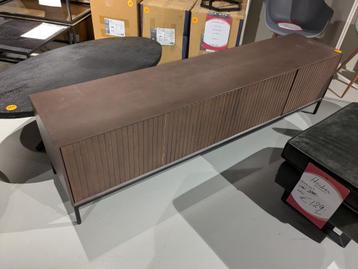 LAATSTE DRESSOIR STERK AFGEPRIJSD beschikbaar voor biedingen