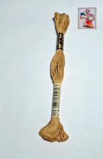 DMC mouline, beige 3828, Hobby en Vrije tijd, Borduren en Borduurmachines, Mulhouse, France, Ophalen of Verzenden, Borduurgaren of Zijde