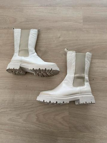 Chelsea boots maat 38 beschikbaar voor biedingen