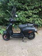 In perfecte staat verkerende scooter, Ophalen, Zo goed als nieuw, Benzine