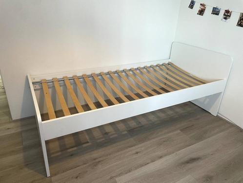 €50 - 50% discount - Bed/frame met lattenbodem (Bed/frame wi, Huis en Inrichting, Slaapkamer | Bedden, Nieuw, Eenpersoons, 90 cm