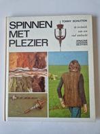 Boek Spinnen met plezier, Ophalen of Verzenden, Tonny Schutten, Geschikt voor kinderen, Gelezen