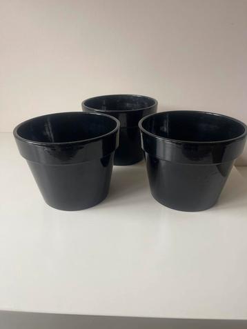 3 Bloempotten - 12cm hoog, 16cm doorsnede beschikbaar voor biedingen