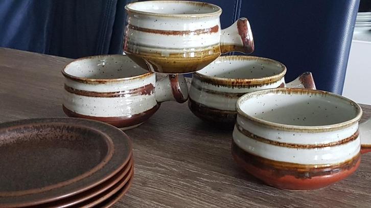 4 vintage soepkoppen - soepkommen, Huis en Inrichting, Keuken | Servies, Gebruikt, Kop(pen) en/of Schotel(s), Overige stijlen
