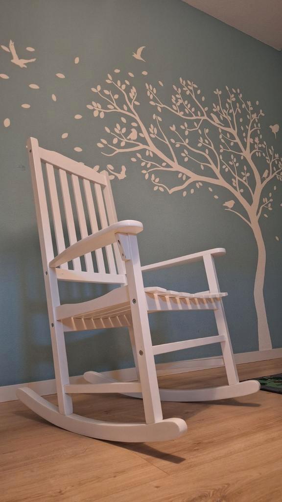 Witte Schommelstoel - Relax en Geniet!, Huis en Inrichting, Stoelen, Zo goed als nieuw, Eén, Hout, Wit, Ophalen
