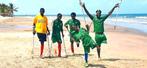 GEZOCHT voetbalschoenen tbv kinderen in Gambia, Sport en Fitness, Voetbal, Bal, Ophalen