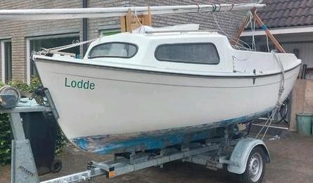 Beneteau Capelan (zeil)boot yamaha 4pk 2022 + kanteltrailer, Watersport en Boten, Kajuitzeilboten en Zeiljachten, Gebruikt, Tourjacht of Cruiser