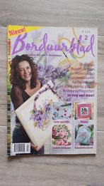 Borduurblad nrs 1 t/4 2004, Hobby en Vrije tijd, Ophalen, Zo goed als nieuw, Overige typen