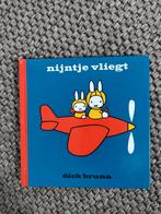 Dick Bruna - Nijntje vliegt, Fictie algemeen, Ophalen of Verzenden, Zo goed als nieuw, Dick Bruna