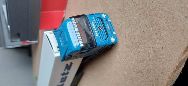 Herpa Mercedes-Benz Willi Betz italia, Hobby en Vrije tijd, Modelauto's | 1:87, Zo goed als nieuw, Bus of Vrachtwagen, Herpa, Ophalen of Verzenden