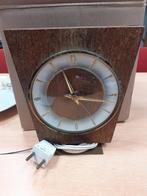 Elektrisch tafelklokje Nufa jaren '50 WD-022, Antiek en Kunst, Antiek | Klokken, Ophalen of Verzenden
