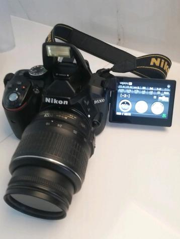 🌎 NIKON + WIFI & GPS D5300 24 megapixel 18/55 foto & video beschikbaar voor biedingen