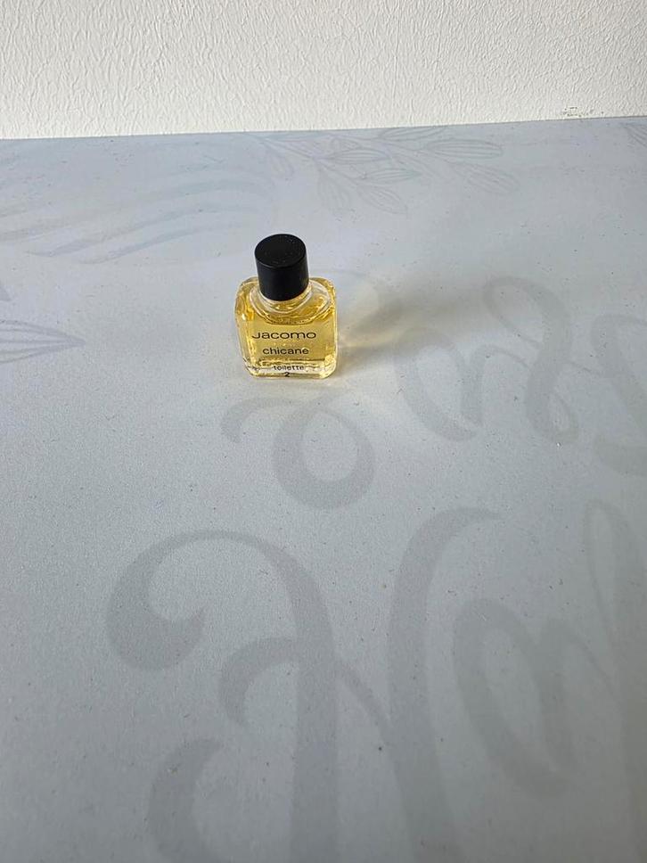 Parfum Miniatuur Flesjes - Diverse Merken#1, Verzamelen, Parfumverzamelingen, Zo goed als nieuw, Miniatuur, Gevuld, Ophalen of Verzenden