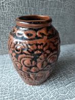 Klein porseleinen vaasje met decoratief patroon, Ophalen of Verzenden