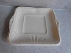 Schaal 26x23,5 cm. Edme Wedgwood, Huis en Inrichting, Keuken | Servies, Ophalen of Verzenden, Wedgwood, Aardewerk, Schaal of Schalen