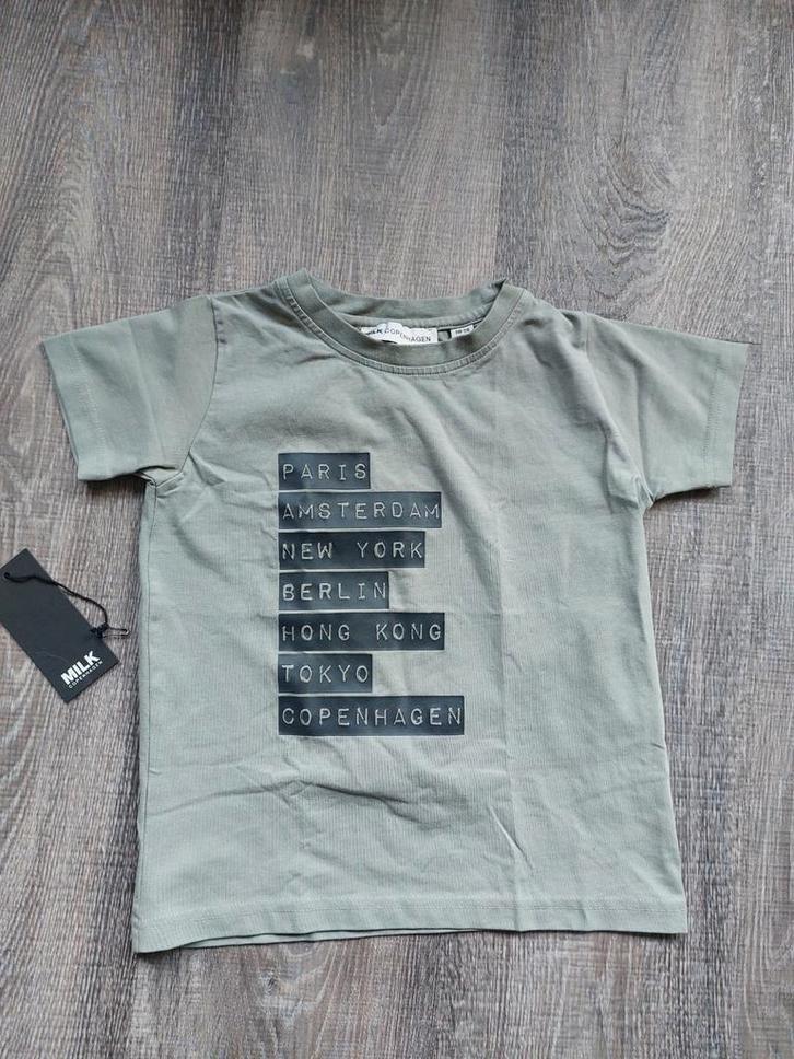 Milk Copenhagen t'shirt Egon Shadow groen/grijs maat 110/116, Kinderen en Baby's, Kinderkleding | Maat 110, Zo goed als nieuw