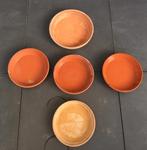 Oude terracotta schoteltjes onderschalen onderzetters, Tuin en Terras, Bloempotten, Rond, Zo goed als nieuw, Minder dan 40 cm