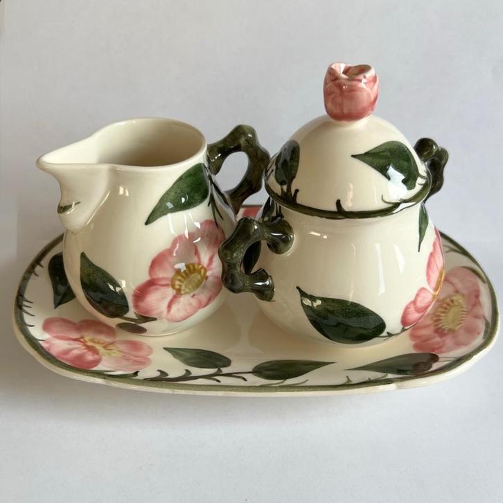 Villeroy & Boch Wild Rose suikerpot en Melkkan, Huis en Inrichting, Keuken | Servies, Zo goed als nieuw, Overige typen, Overige stijlen