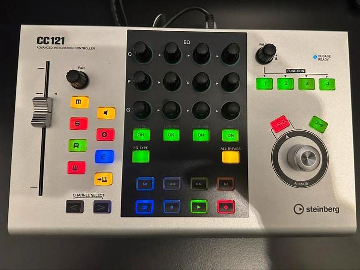 Steinberg Yamaha CC121 Controller, Muziek en Instrumenten, Midi-apparatuur, Zo goed als nieuw, Ophalen of Verzenden