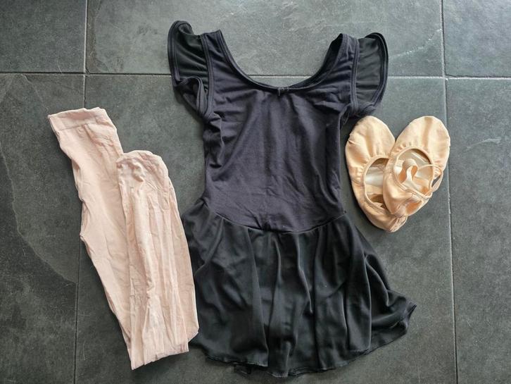 Ballet setje: Capezio jurkje & schoenen, maillot 134/ 140, Sport en Fitness, Ballet, Zo goed als nieuw, Kleding, Ophalen of Verzenden