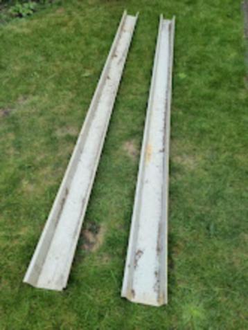 PVC dakgoot beschikbaar voor biedingen