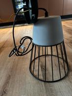 Moderne hanglamp betonlook met metalen frame, Huis en Inrichting, Lampen | Hanglampen, Ophalen of Verzenden, Gebruikt, Metaal